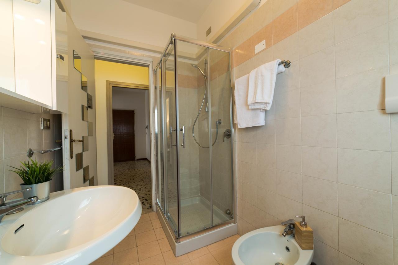 Isa Sirmione Apartments Phòng bức ảnh