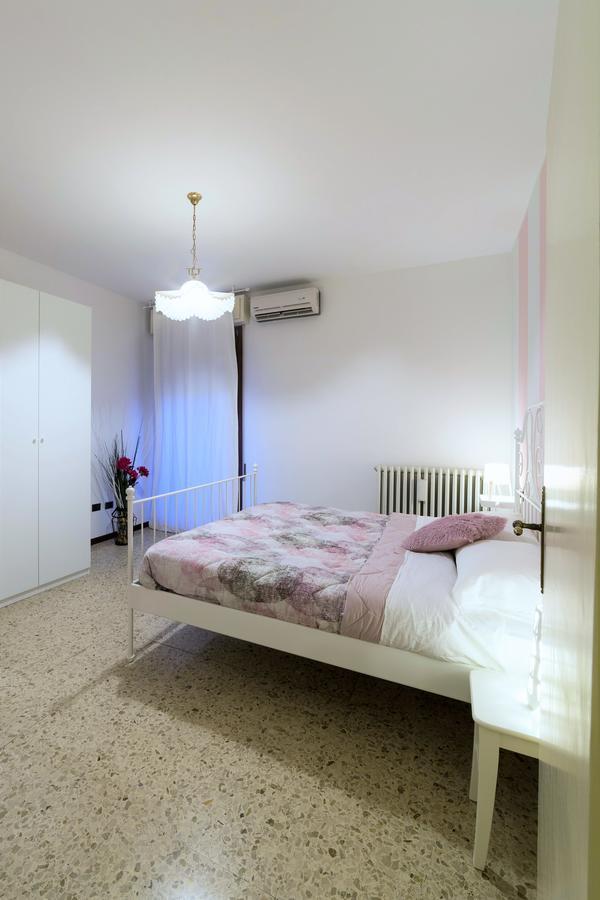 Isa Sirmione Apartments Phòng bức ảnh